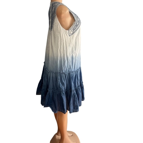 Vasna Blue and White Sleeveless Ombre Cotton Dress - Picture 4 of 9